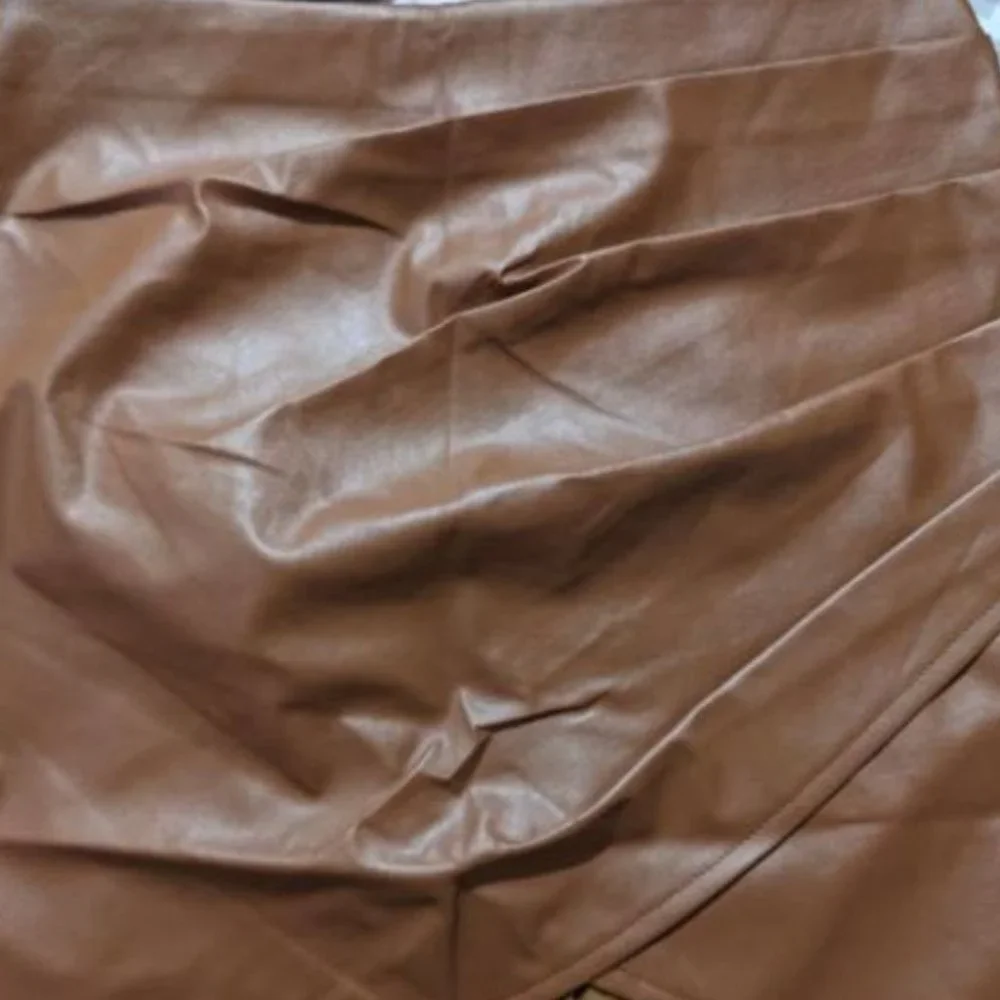Chic camel Ruched Tulip Hem Vegan Leather Mini Ski - Picture 6 of 6